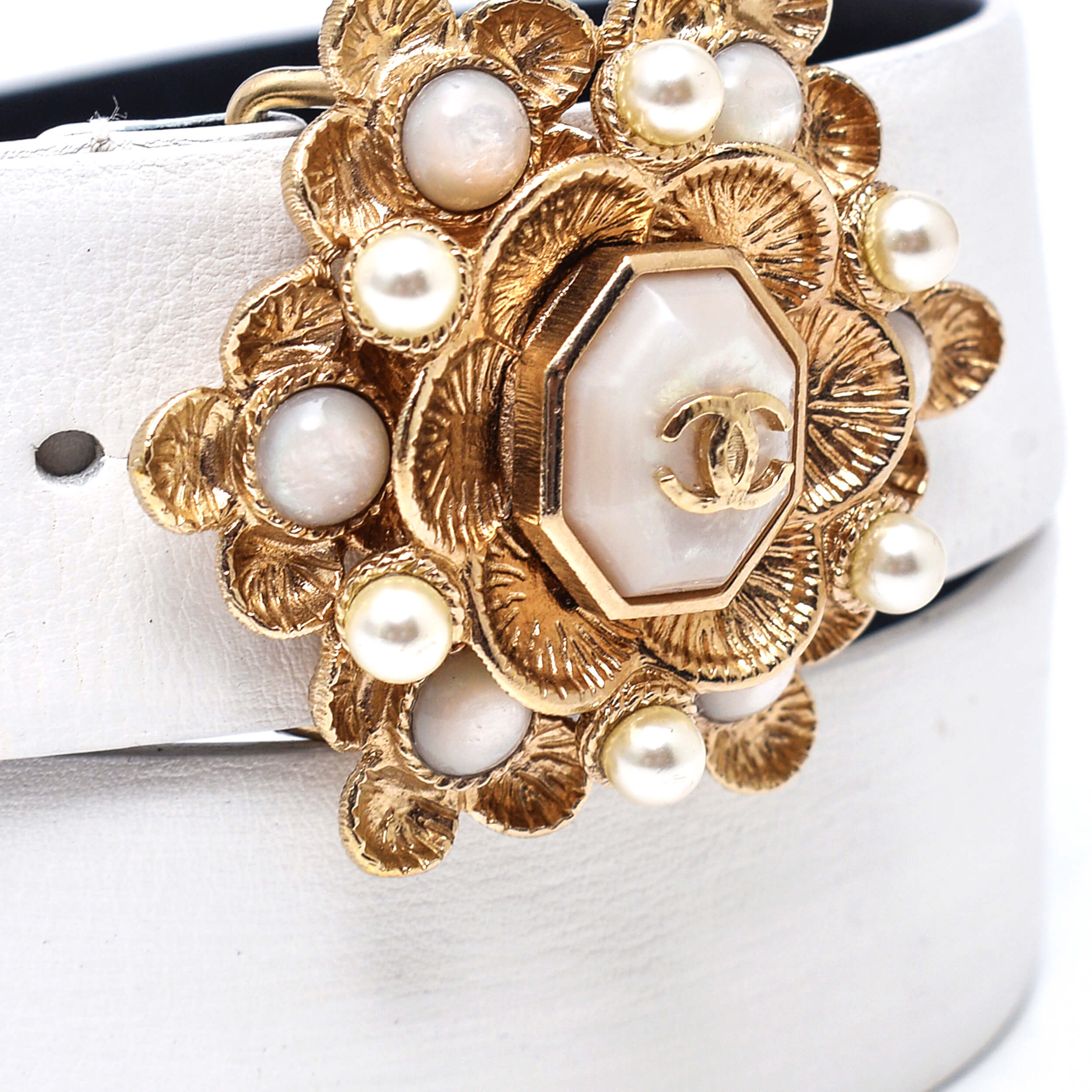 Chanel - White Leather&Gold Tone CC Camellia Pearl CoCo Mark Belt